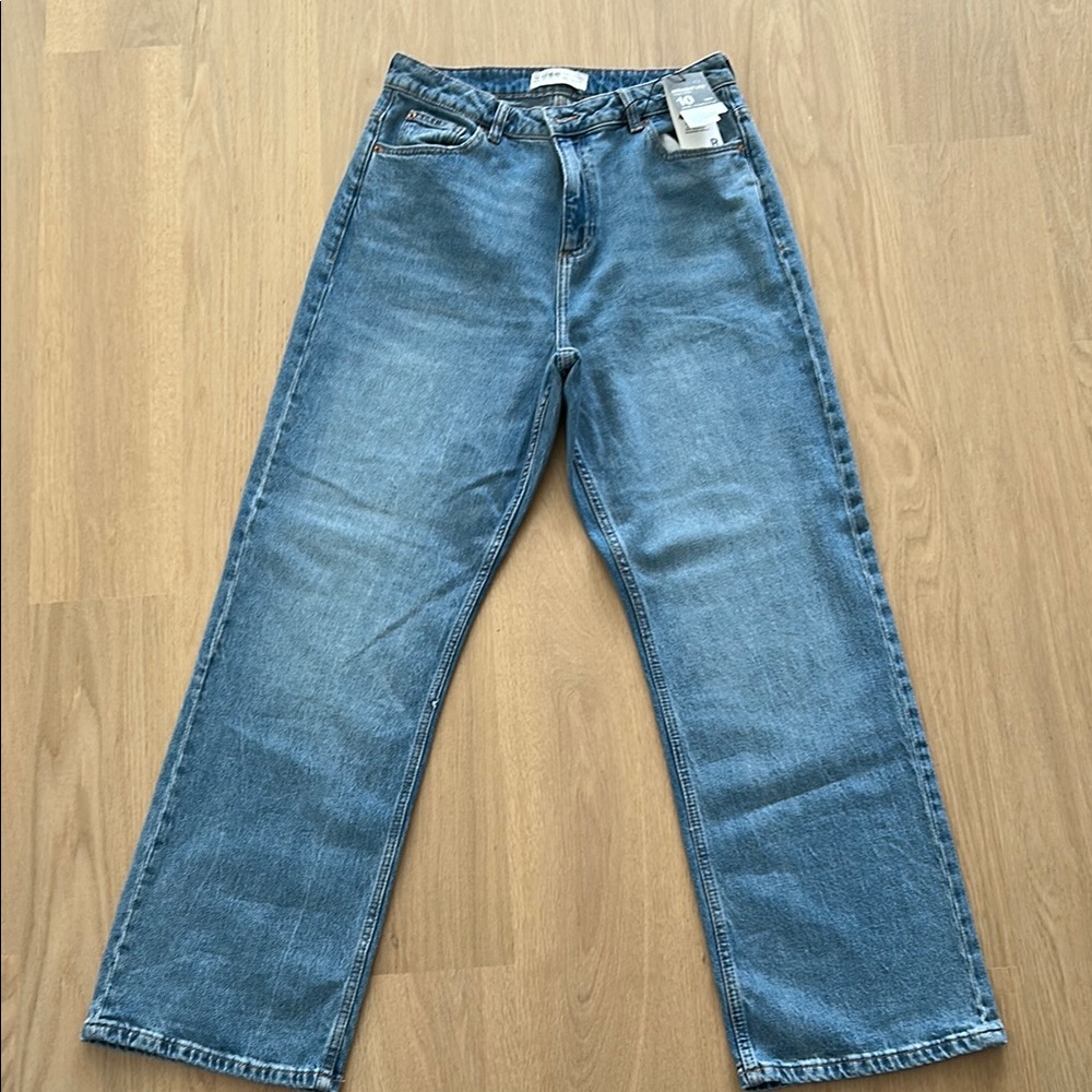 NWT Women’s Straight Leg High Rise Blue Jeans
